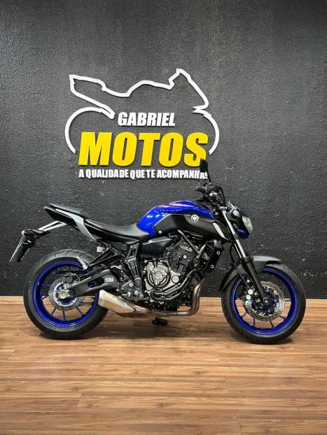 YAMAHA MT-07 700 ABS, Foto 1