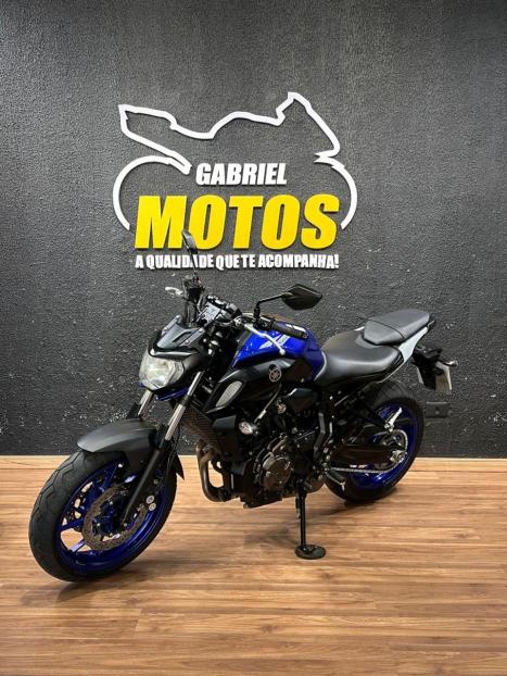 YAMAHA MT-07 700 ABS, Foto 4