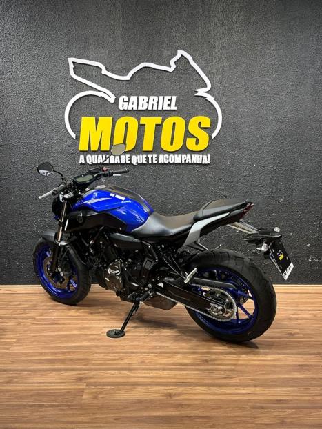 YAMAHA MT-07 700 ABS, Foto 5