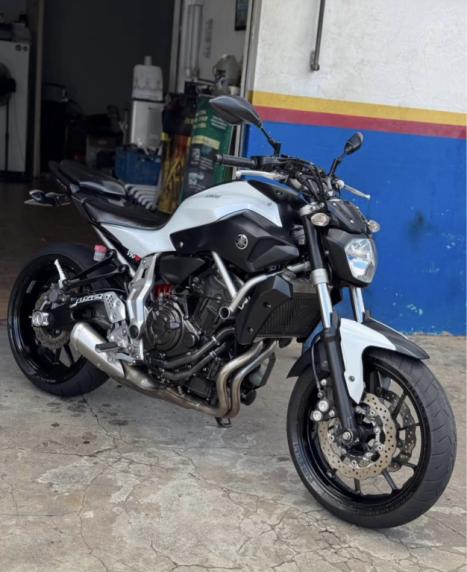 YAMAHA MT-07 700 ABS, Foto 1