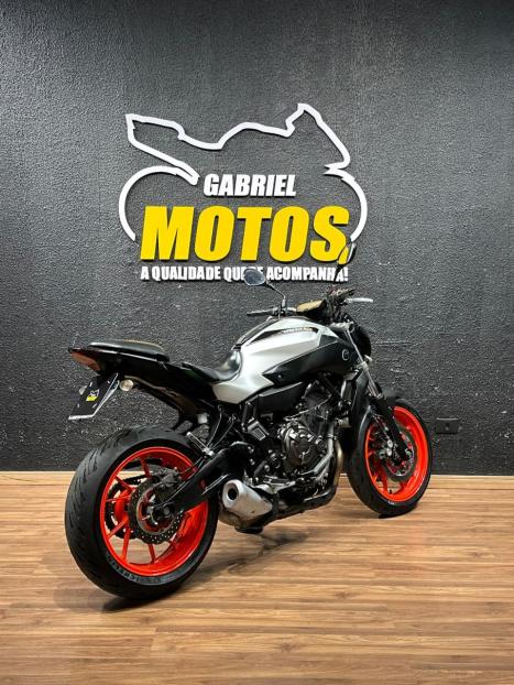 YAMAHA MT-07 700 ABS, Foto 5