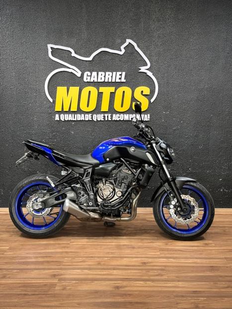 YAMAHA MT-07 700 ABS, Foto 1