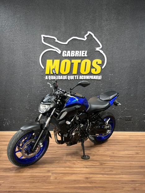 YAMAHA MT-07 700 ABS, Foto 3