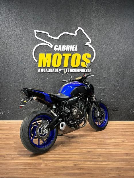 YAMAHA MT-07 700 ABS, Foto 5