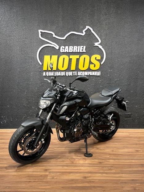 YAMAHA MT-07 700 ABS, Foto 4