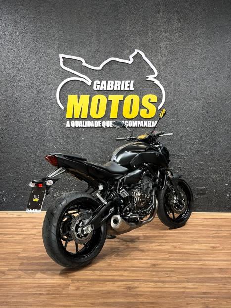 YAMAHA MT-07 700 ABS, Foto 5