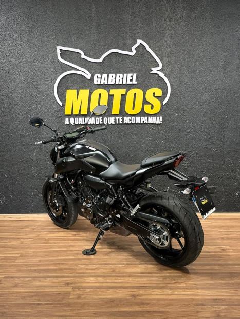 YAMAHA MT-07 700 ABS, Foto 6