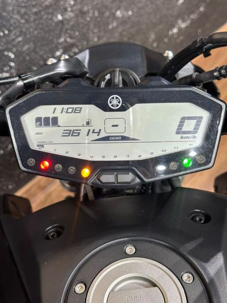 YAMAHA MT-07 700 ABS, Foto 7