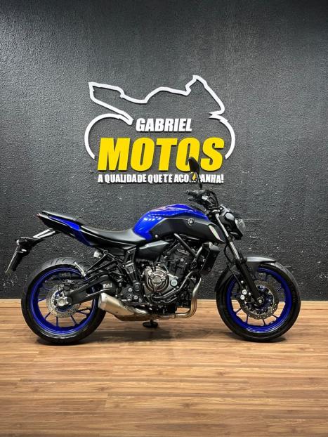 YAMAHA MT-07 700 ABS, Foto 1