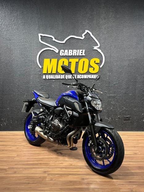 YAMAHA MT-07 700 ABS, Foto 3