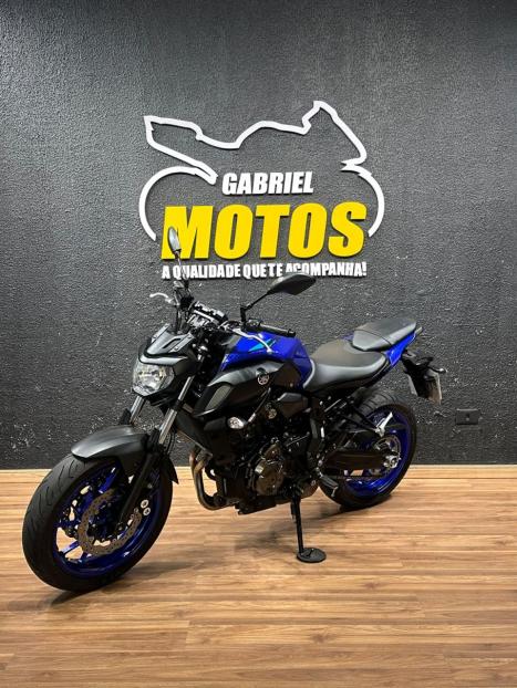 YAMAHA MT-07 700 ABS, Foto 4
