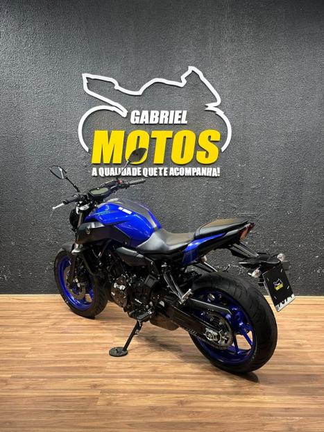 YAMAHA MT-07 700 ABS, Foto 6