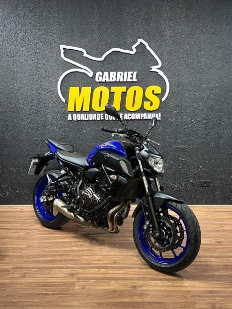 YAMAHA MT-07 700 ABS, Foto 3