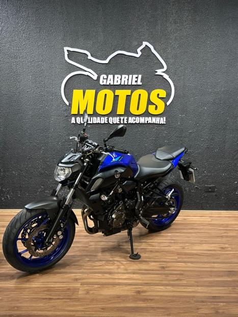 YAMAHA MT-07 700 ABS, Foto 4
