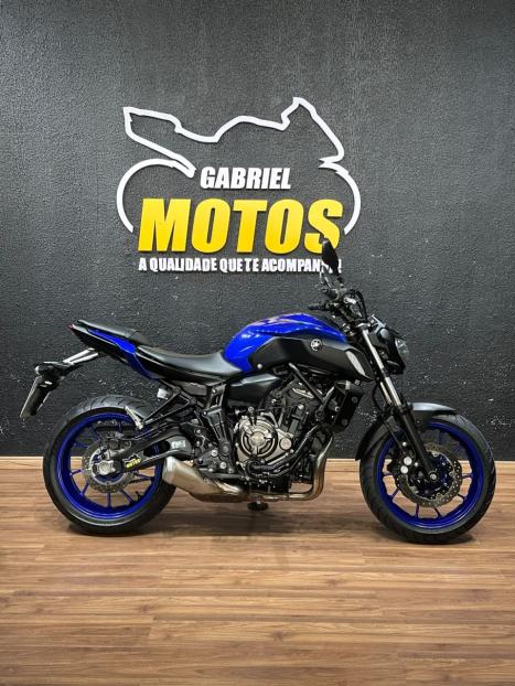 YAMAHA MT-07 700 ABS, Foto 1