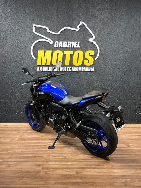 YAMAHA MT-07 700 ABS, Foto 5