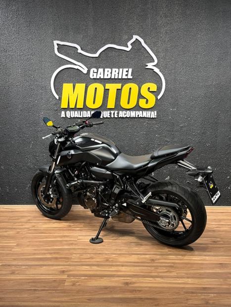 YAMAHA MT-07 700 ABS, Foto 5