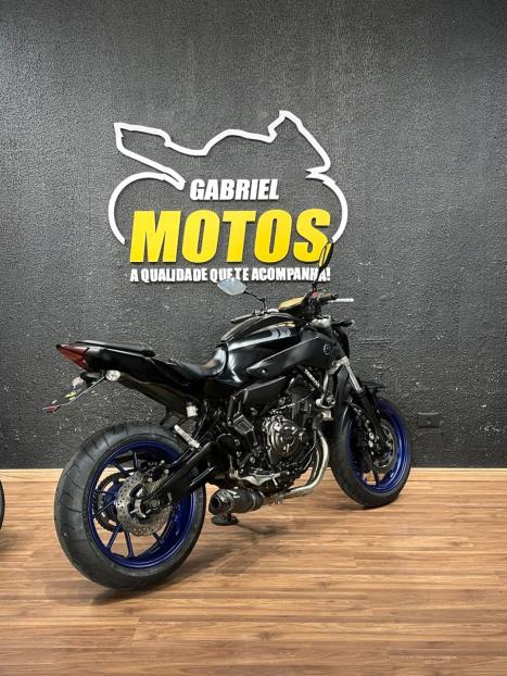 YAMAHA MT-07 700 ABS, Foto 5
