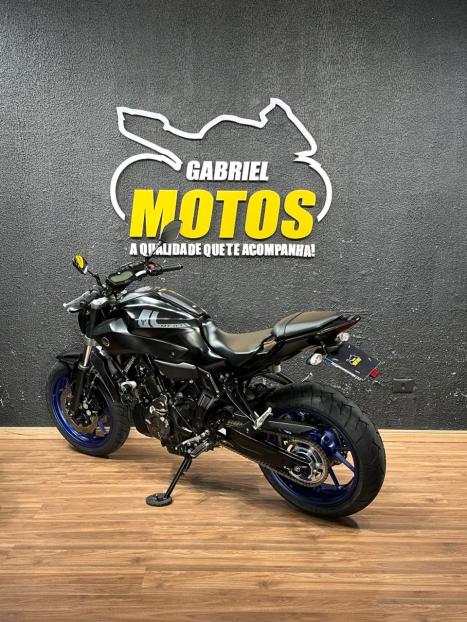 YAMAHA MT-07 700 ABS, Foto 6