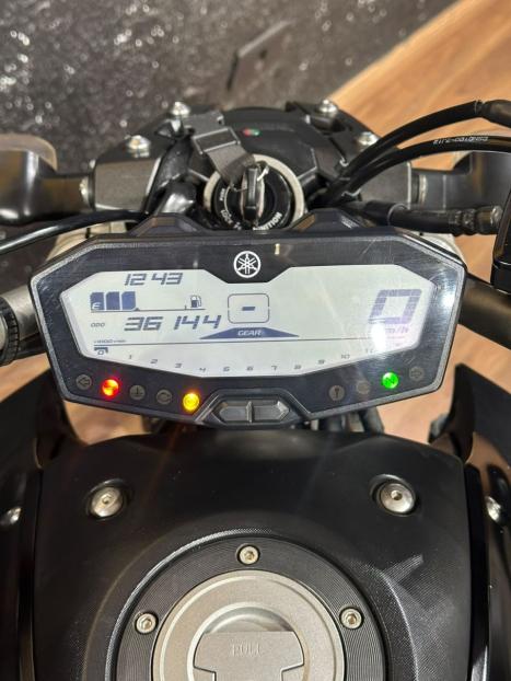 YAMAHA MT-07 700 ABS, Foto 7