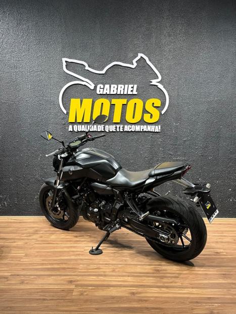 YAMAHA MT-07 700 ABS, Foto 6