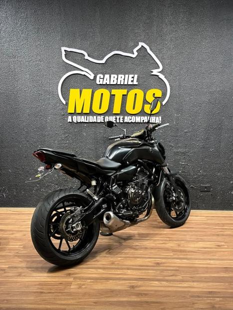 YAMAHA MT-07 700 ABS, Foto 5