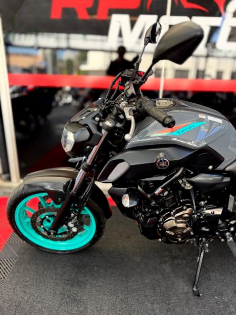 YAMAHA MT-07 700 ABS, Foto 5