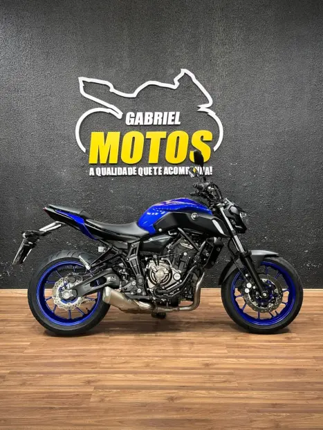 YAMAHA MT-07 700 ABS, Foto 1
