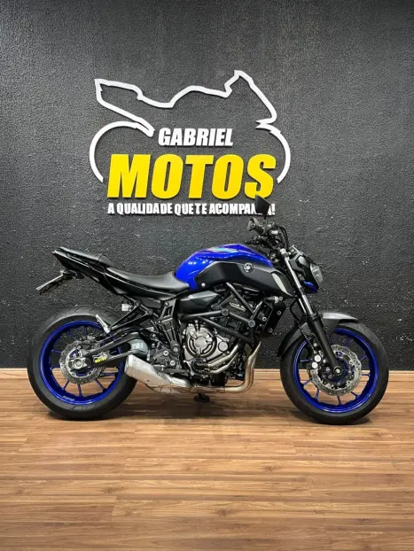 YAMAHA MT-07 700 ABS, Foto 1
