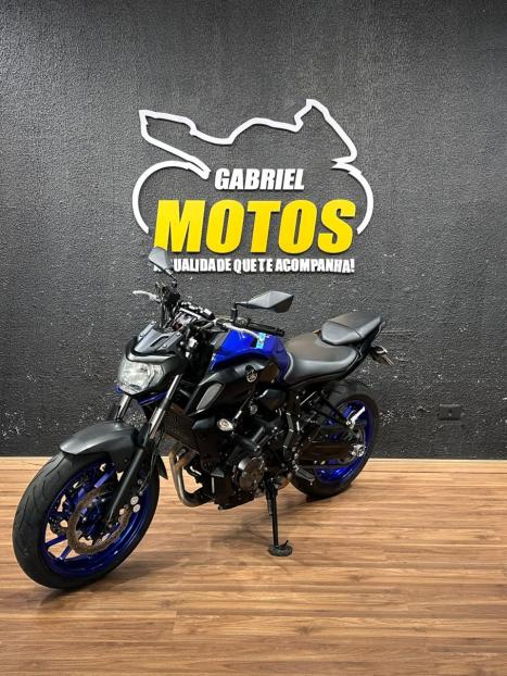 YAMAHA MT-07 700 ABS, Foto 4