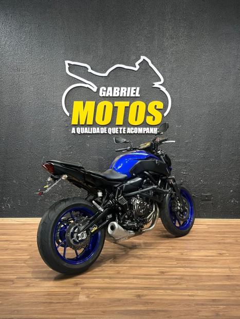 YAMAHA MT-07 700 ABS, Foto 5