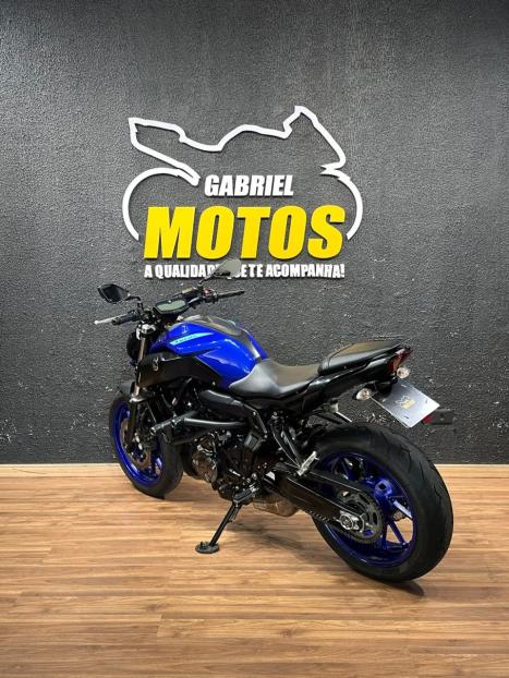 YAMAHA MT-07 700 ABS, Foto 6