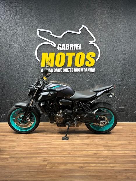 YAMAHA MT-07 700 ABS, Foto 2