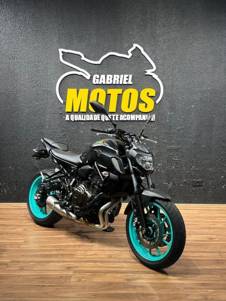 YAMAHA MT-07 700 ABS, Foto 3