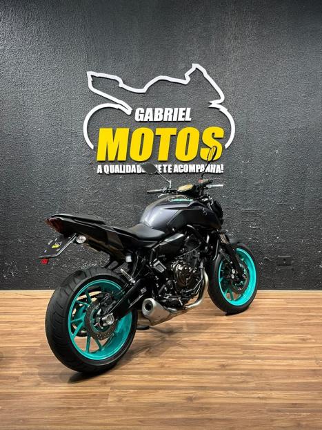 YAMAHA MT-07 700 ABS, Foto 6