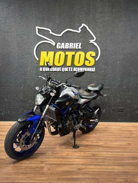 YAMAHA MT-07 700 ABS, Foto 4