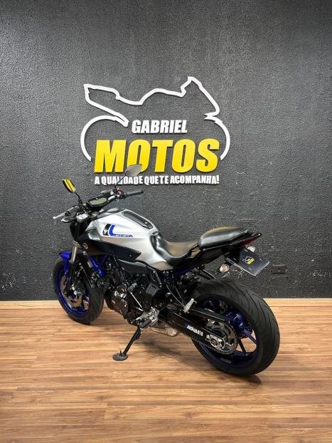 YAMAHA MT-07 700 ABS, Foto 5