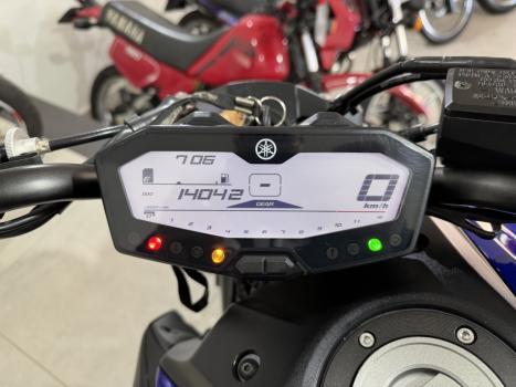 YAMAHA MT-07 700 ABS, Foto 2
