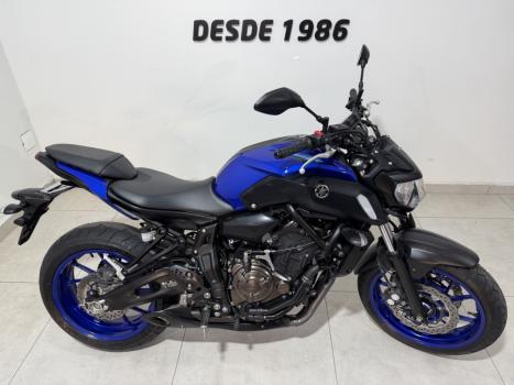 YAMAHA MT-07 700 ABS, Foto 3