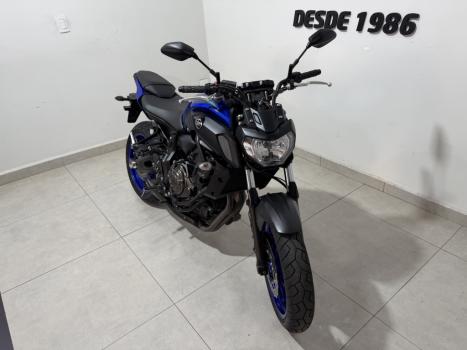 YAMAHA MT-07 700 ABS, Foto 4
