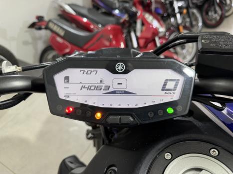 YAMAHA MT-07 700 ABS, Foto 2