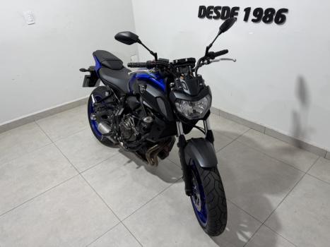 YAMAHA MT-07 700 ABS, Foto 4