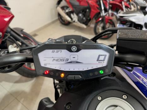 YAMAHA MT-07 700 ABS, Foto 2