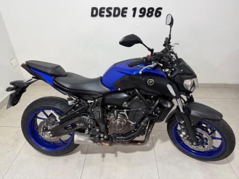 YAMAHA MT-07 700 ABS, Foto 3