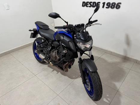YAMAHA MT-07 700 ABS, Foto 4