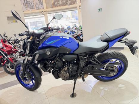 YAMAHA MT-07 700 ABS, Foto 6