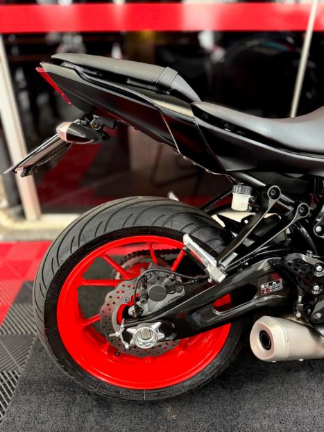 YAMAHA MT-07 700 ABS, Foto 2