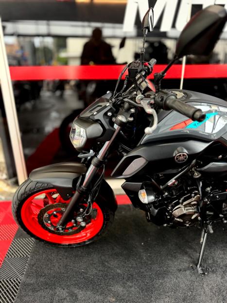 YAMAHA MT-07 700 ABS, Foto 5