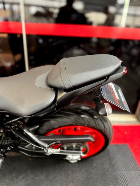 YAMAHA MT-07 700 ABS, Foto 6