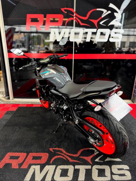YAMAHA MT-07 700 ABS, Foto 9